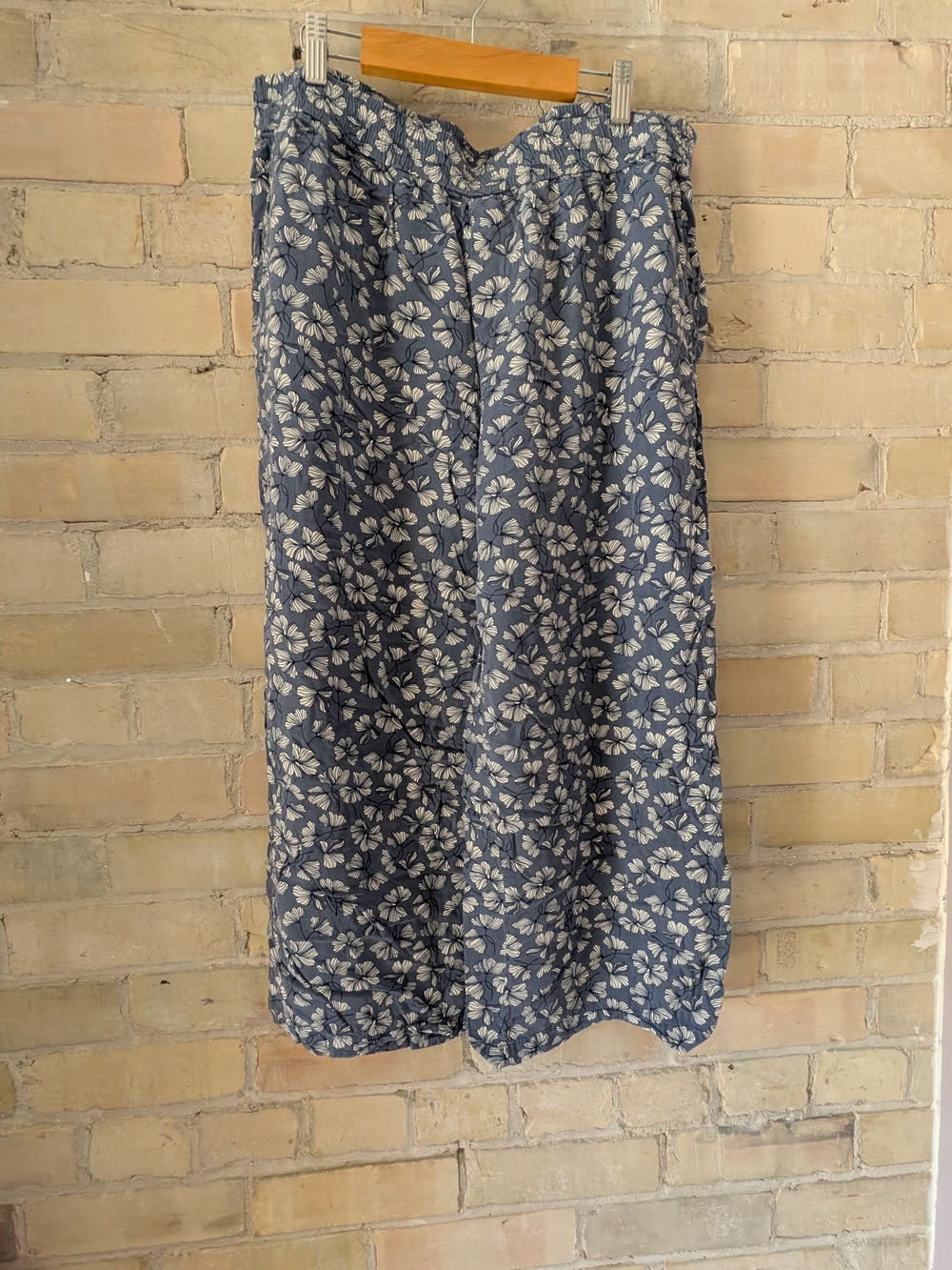 Denver Hayes Blue Floral Ankle-Length Flowy Pants